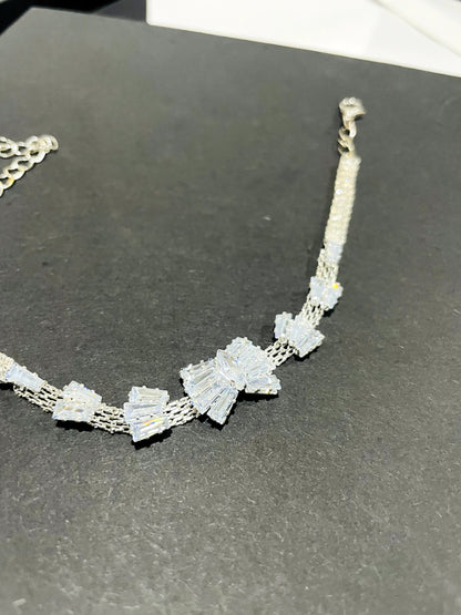 SnowPetal – Delicate Flower Bracelet | Nimora